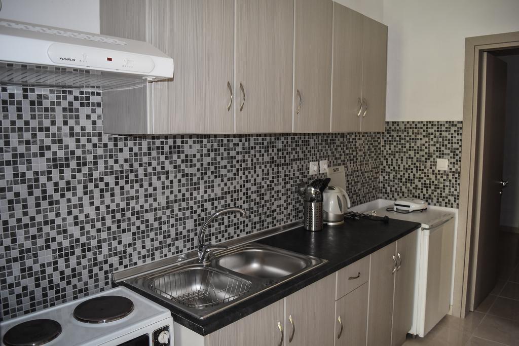 Mirsini Apartments Agios Georgios  Dış mekan fotoğraf